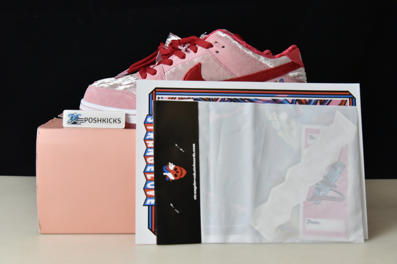 Nike SB Dunk Low StrangeLove Skateboards CT2552-800