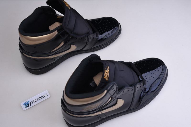 AIR JORDAN 1 HIGH OG PATENT ‘BLACK GOLD’ 555088-032