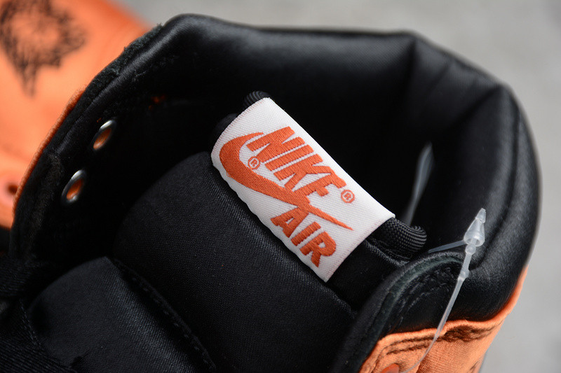 Jordan 1 Retro Satin Shattered Backboard AV3725-010