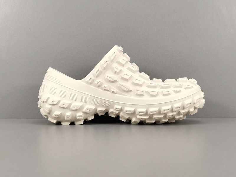 Ba*len*cia*ga bouncer clog