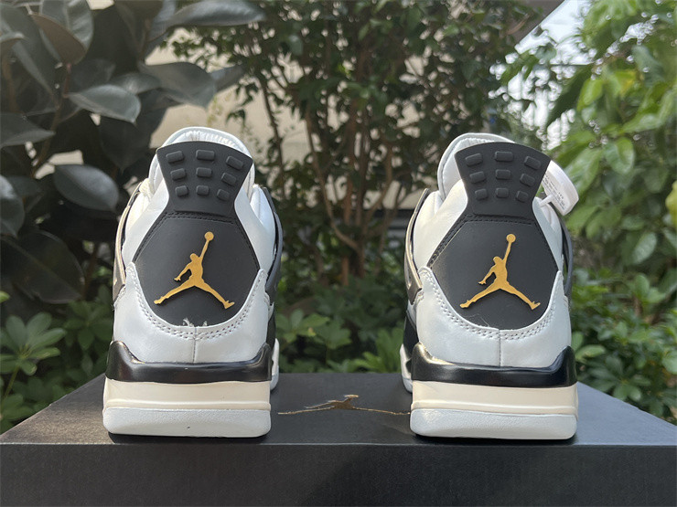 Air Jordan 4 GS "Pure Platinum" FZ8585-070