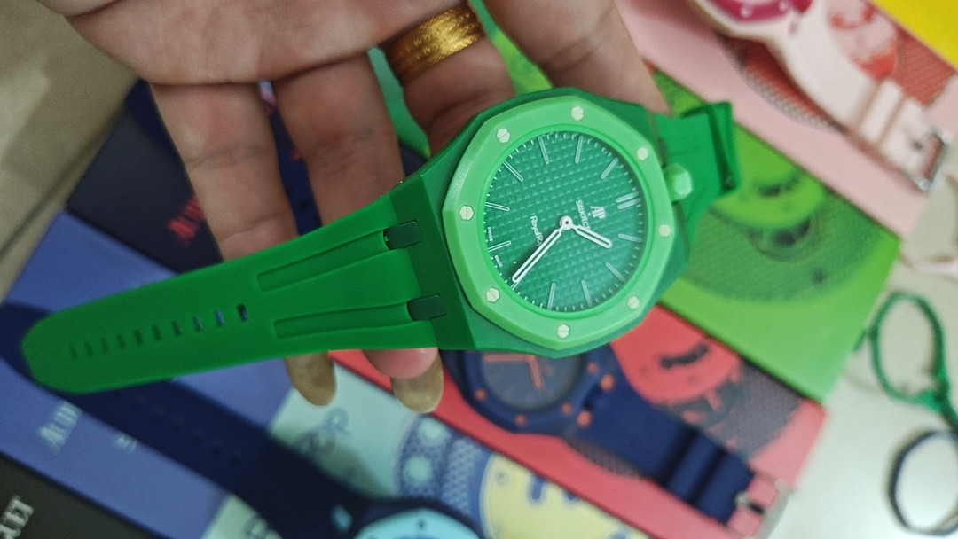Swatch x Audemars P1g*et Royal Pop