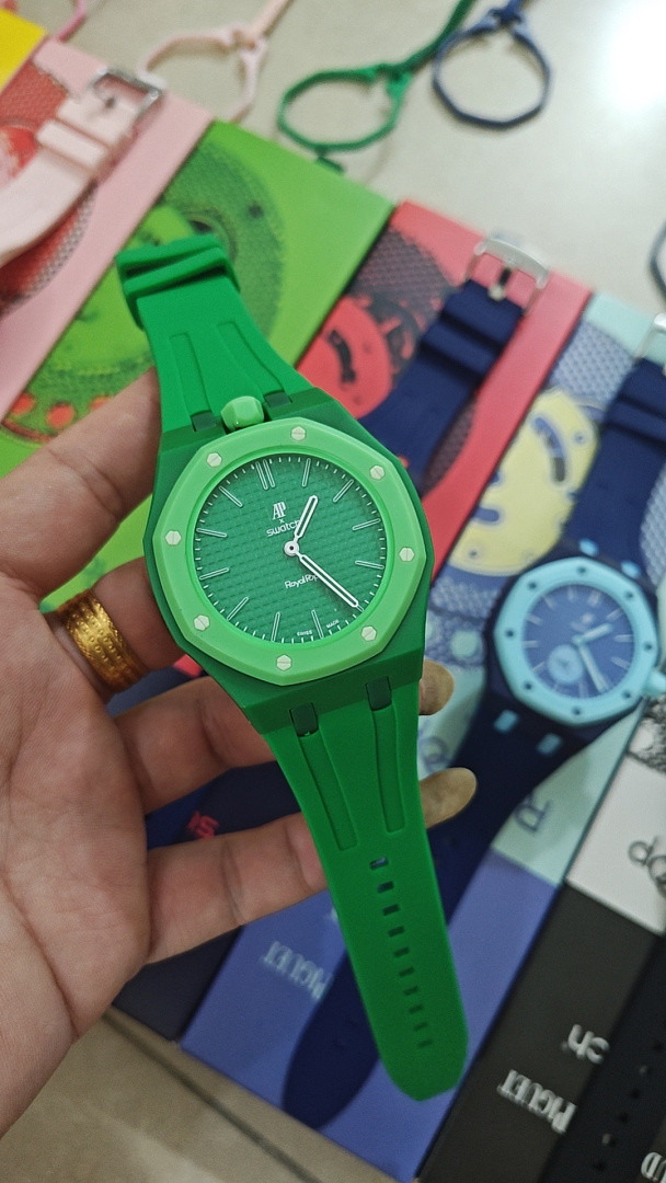 Swatch x Audemars P1g*et Royal Pop