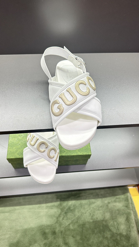 GUC LEATHER SLIDE