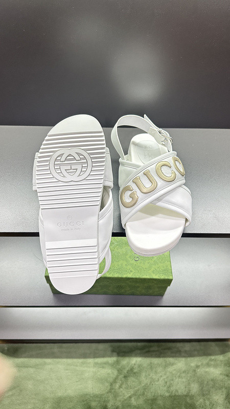 GUC LEATHER SLIDE