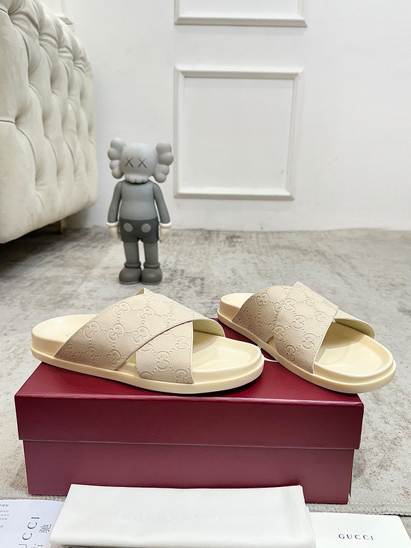 GUC LEATHER SLIDE