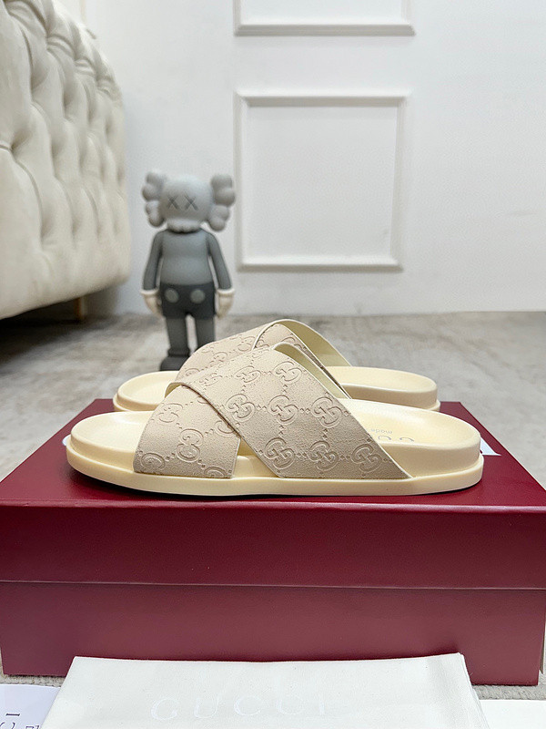 GUC LEATHER SLIDE