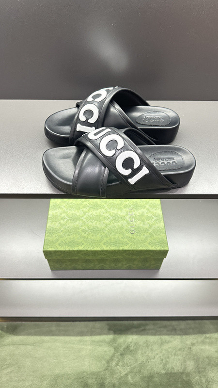 GUC LEATHER SLIDE