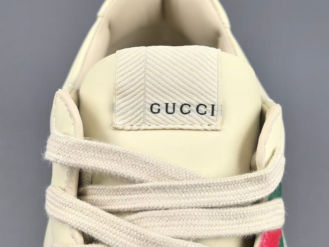 Gvc*1 SNEAKERS