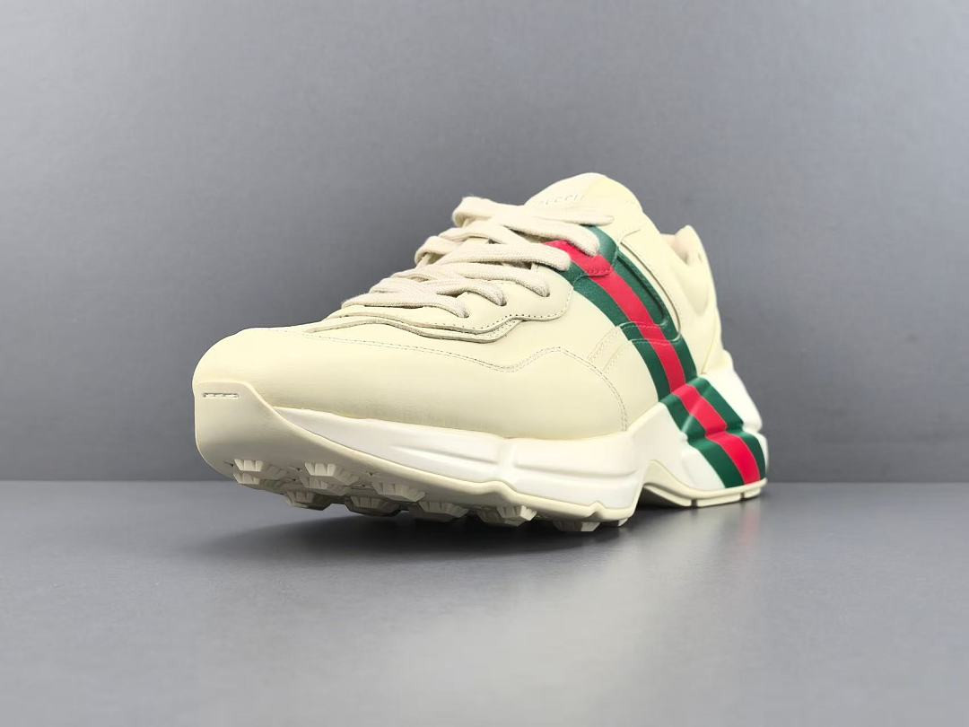 Gvc*1 SNEAKERS