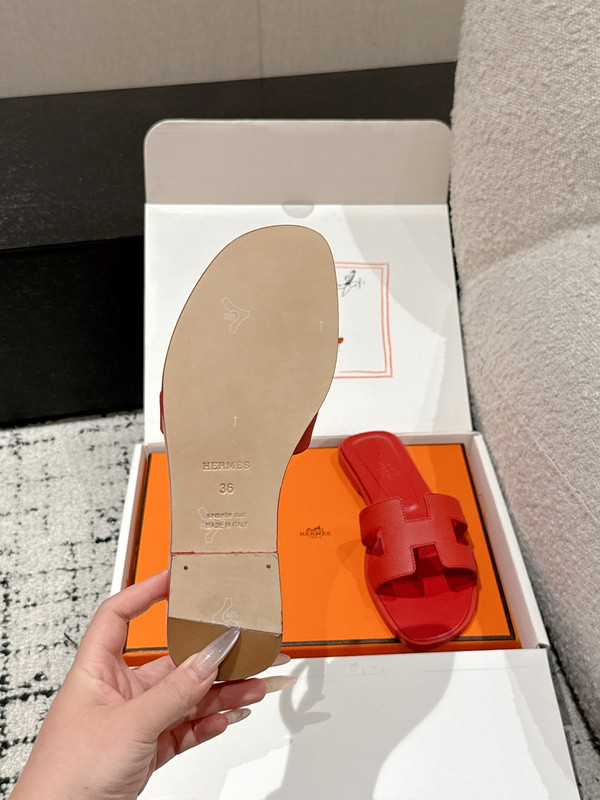 H*rmes Sandals