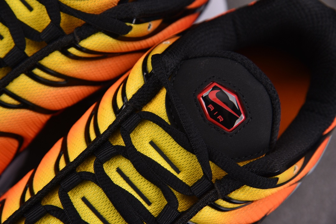 Nike Air Max Plus "Sunset" HF0552-001