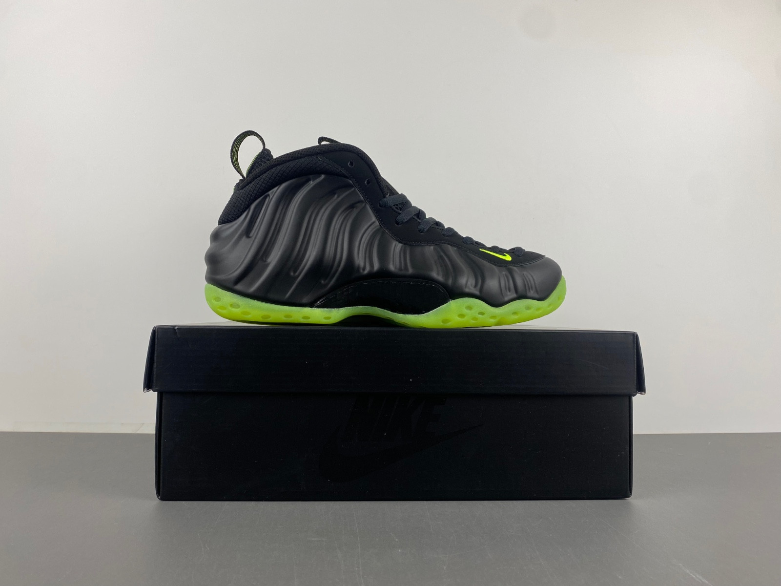 Nike Air Foamposite One "Black/Volt" 2025 HF2902-001