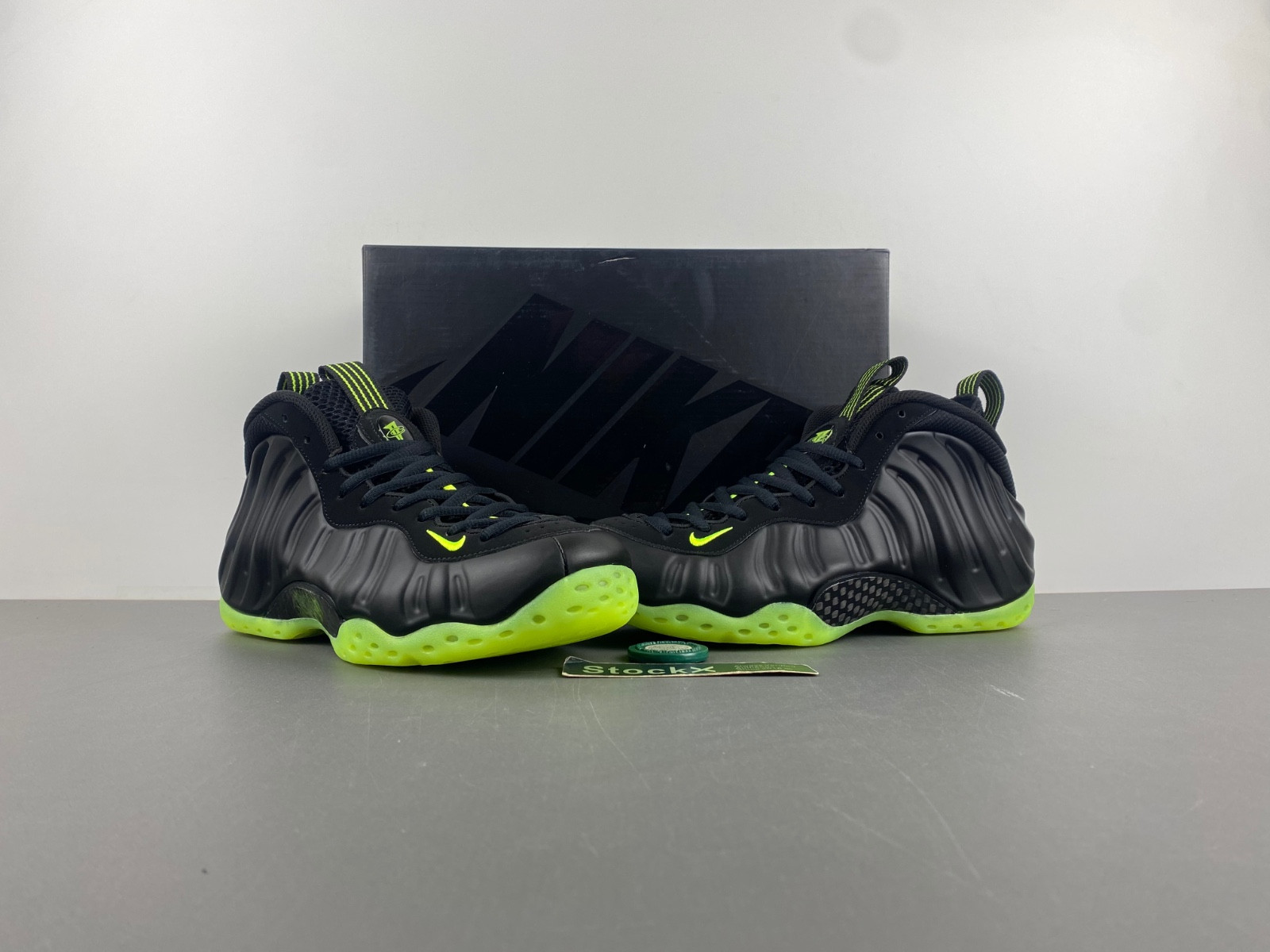 Nike Air Foamposite One "Black/Volt" 2025 HF2902-001