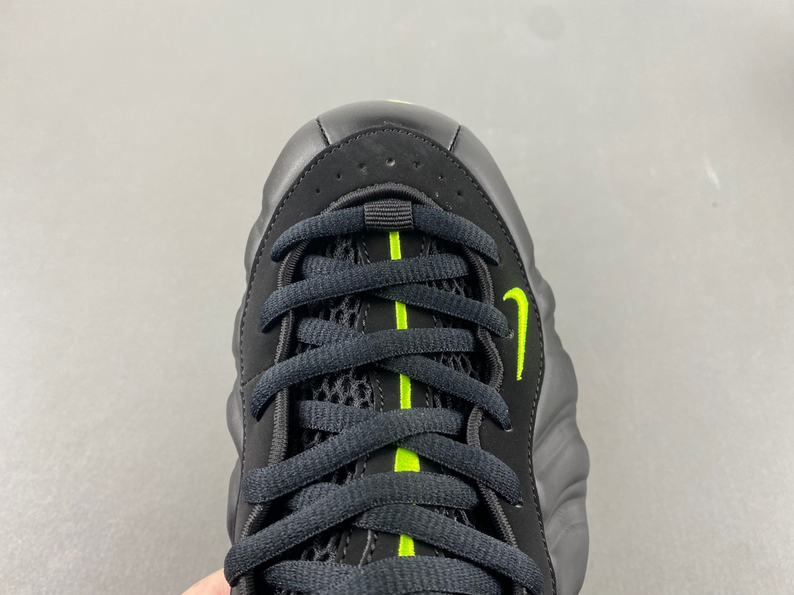 Nike Air Foamposite One "Black/Volt" 2025 HF2902-001