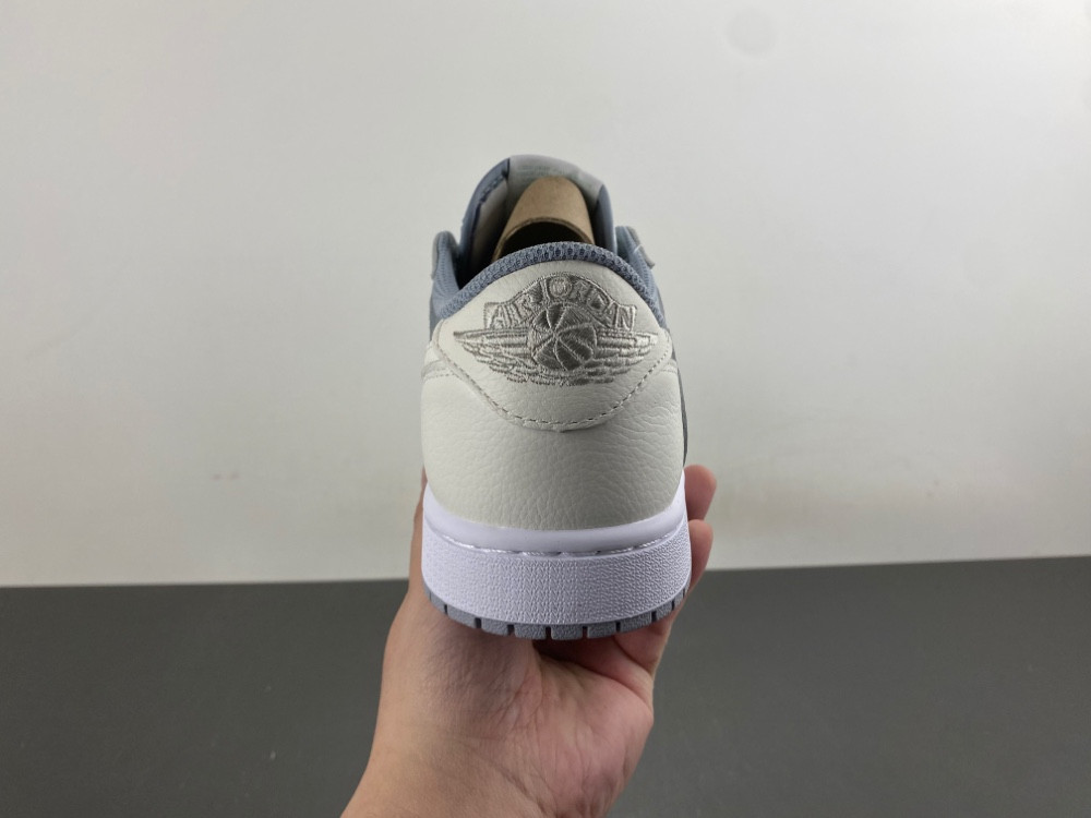 Travis Scott Jordan 1 Low Baby Blue HQ2004-400