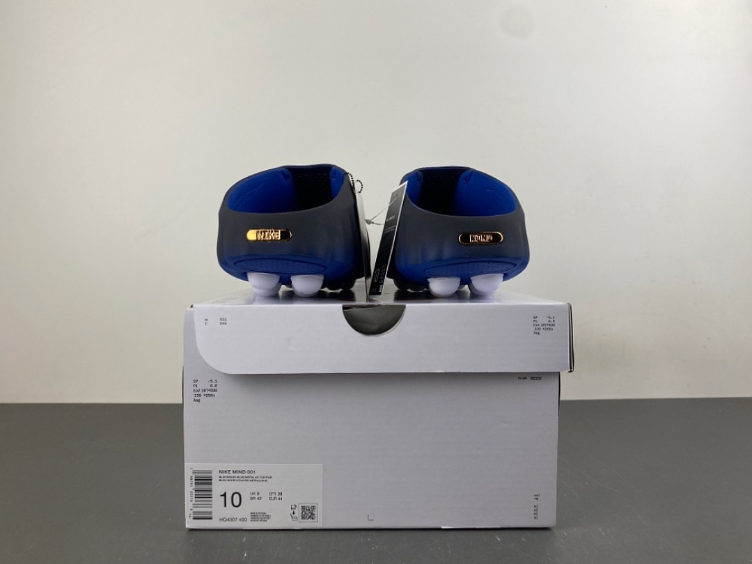 Nike Mind 001