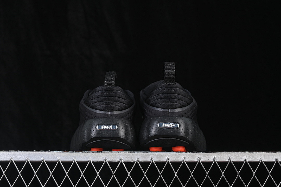 Nike Mind 002