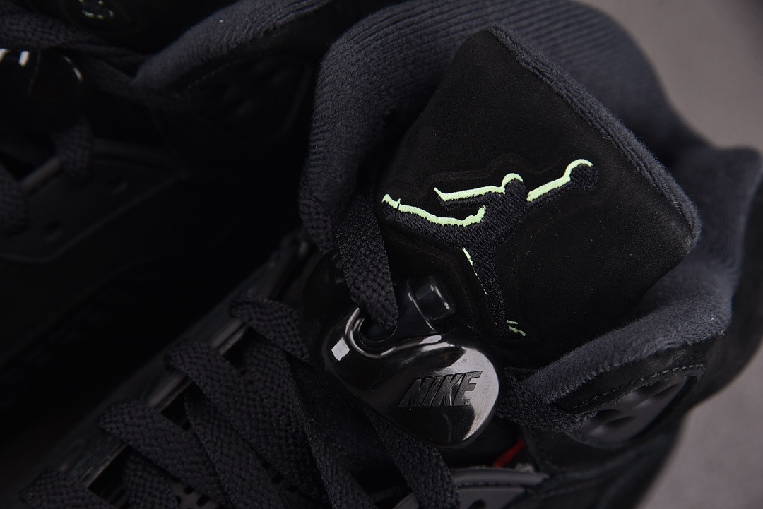 Air Jordan 5 "Halloween" HQ7978-001