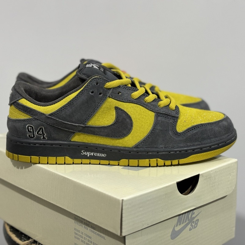 S*prem* x nike sb dunk low camper green hq8487-300