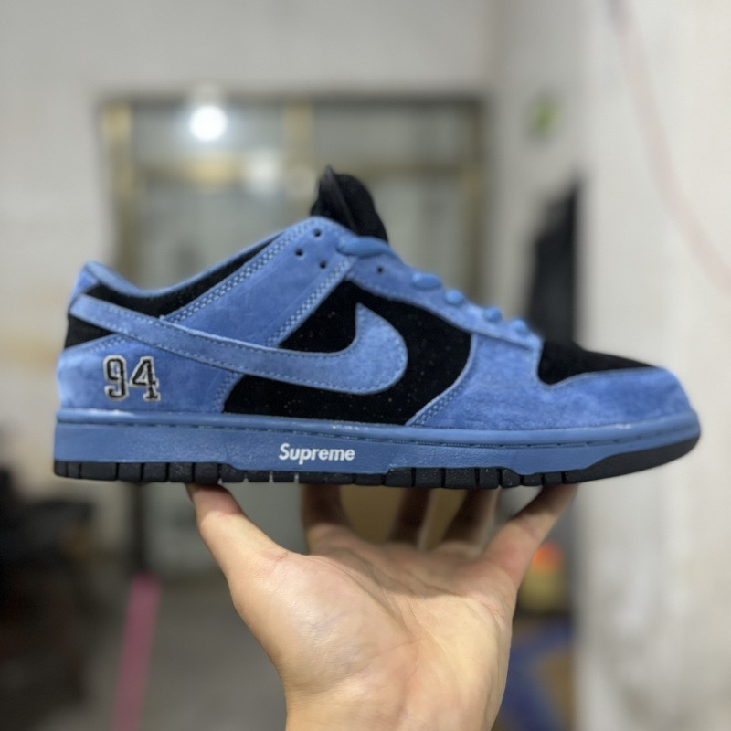 S*prem* x nike sb dunk low ocean fog hq8487-400