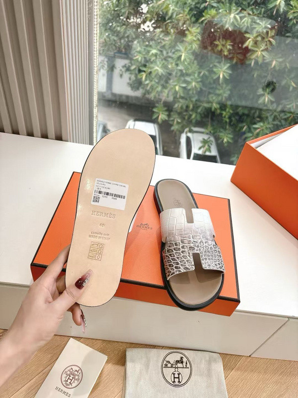 H*rmes Sandals