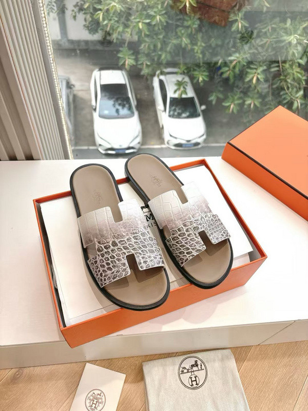 H*rmes Sandals