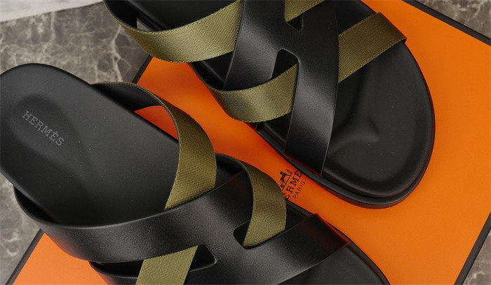 H*rmes Sandals