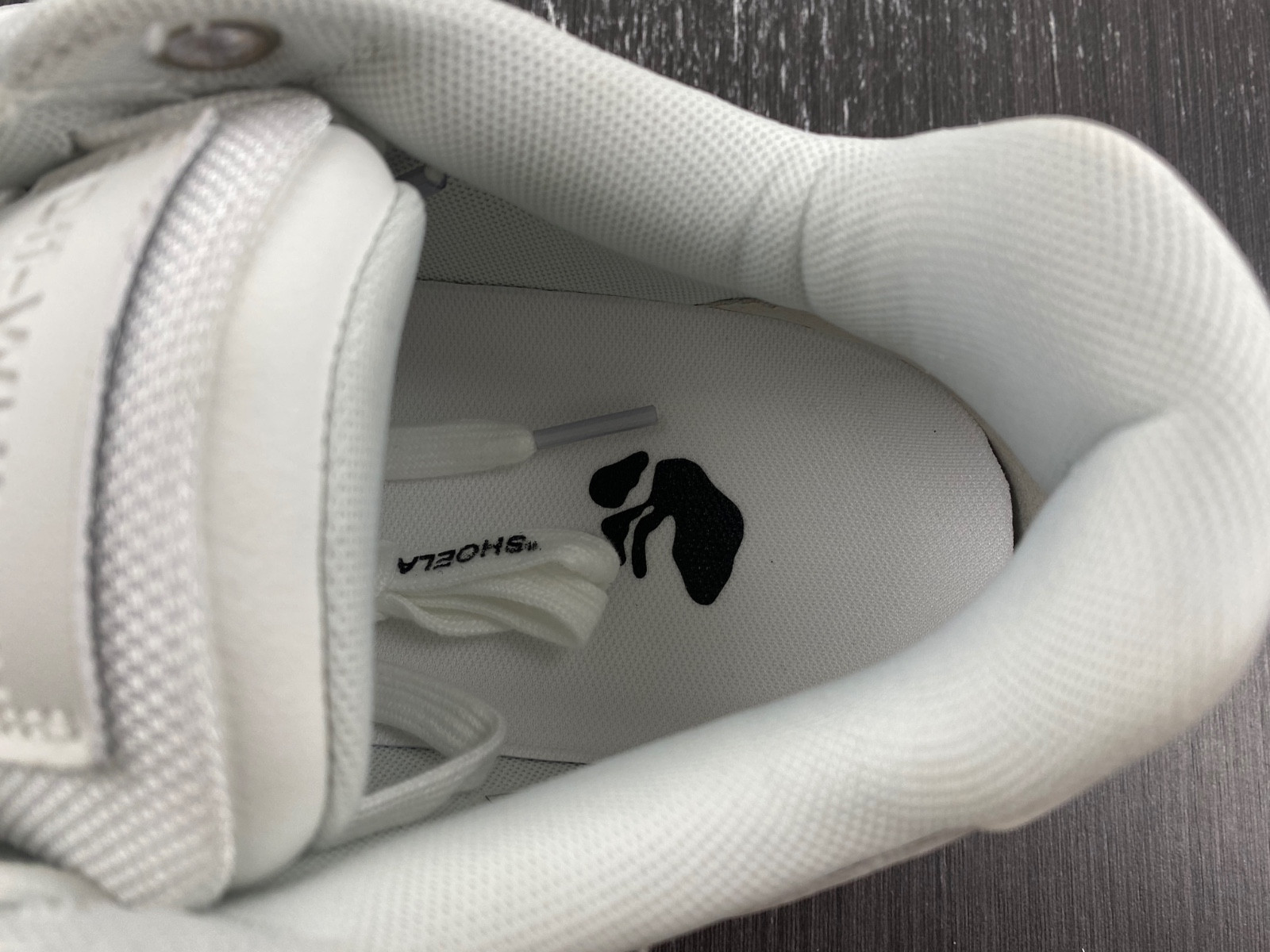 Off-White c/o Virgil Abloh