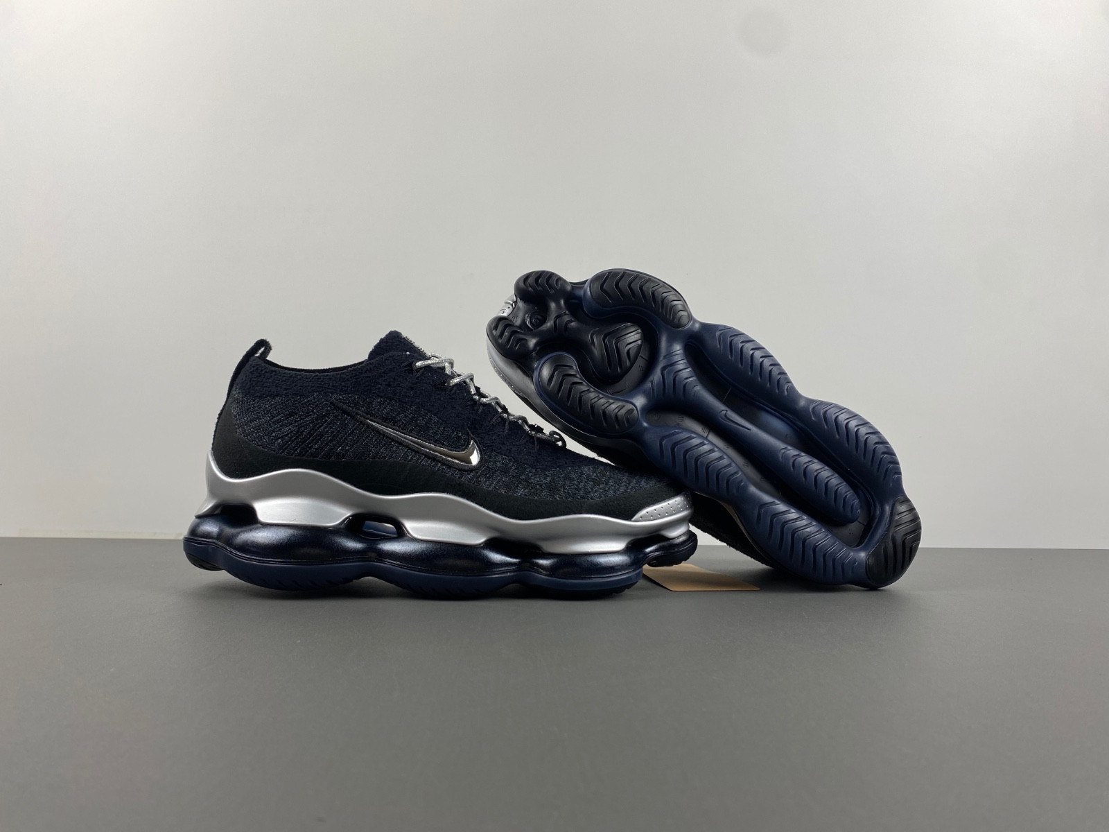 Nike AIR MAX Low-Top Sneakers HJ3487-001