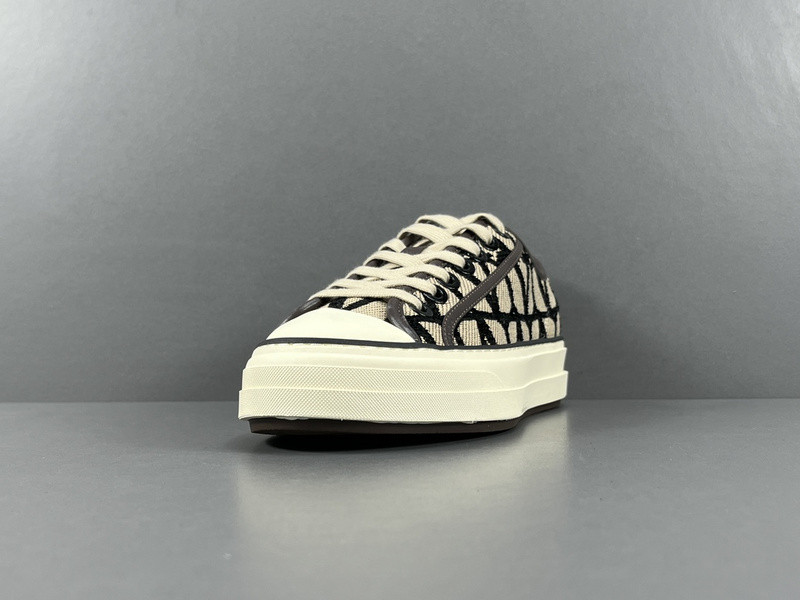 Va1e*ntin0 garavani totaloop