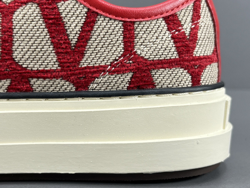 Va1e*ntin0 garavani totaloop