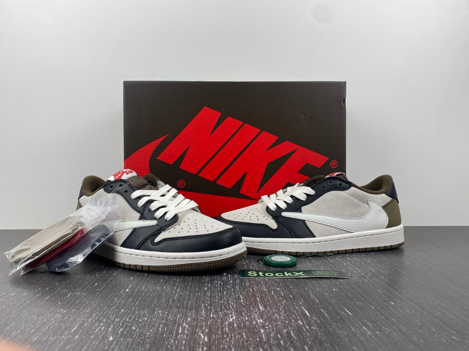 Travis Scott x Air Jordan 1 Low DM7866 902