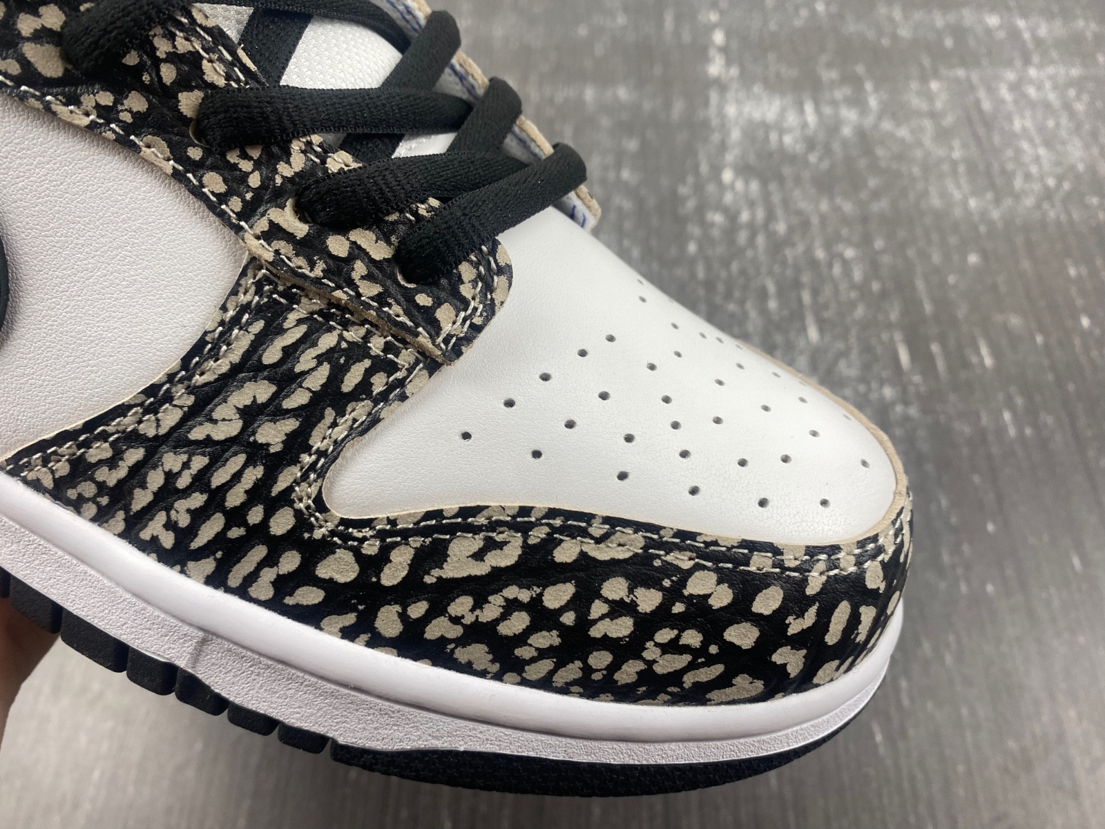 Nike SB Dunk Low White Cement (2002) 304292-001