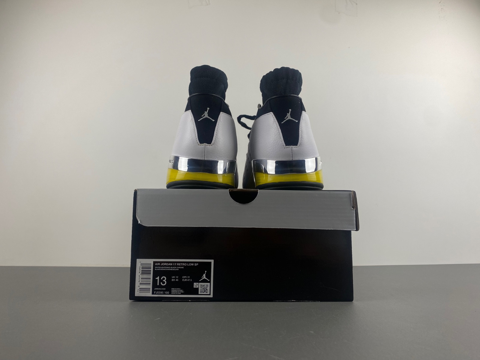 Air Jordan 17 Retro Low SP "Lightning" - FJ0395-100