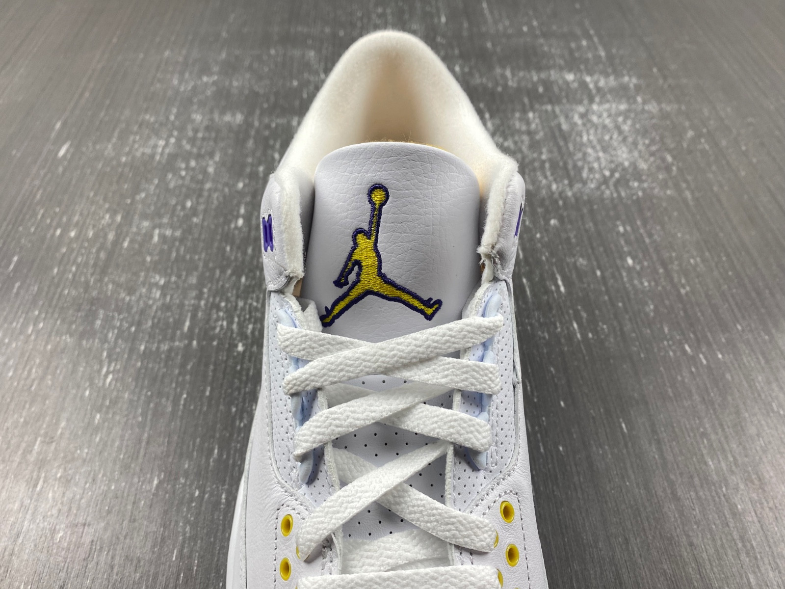 Jordan 3 Retro Kobe Bryant PE 869802-907