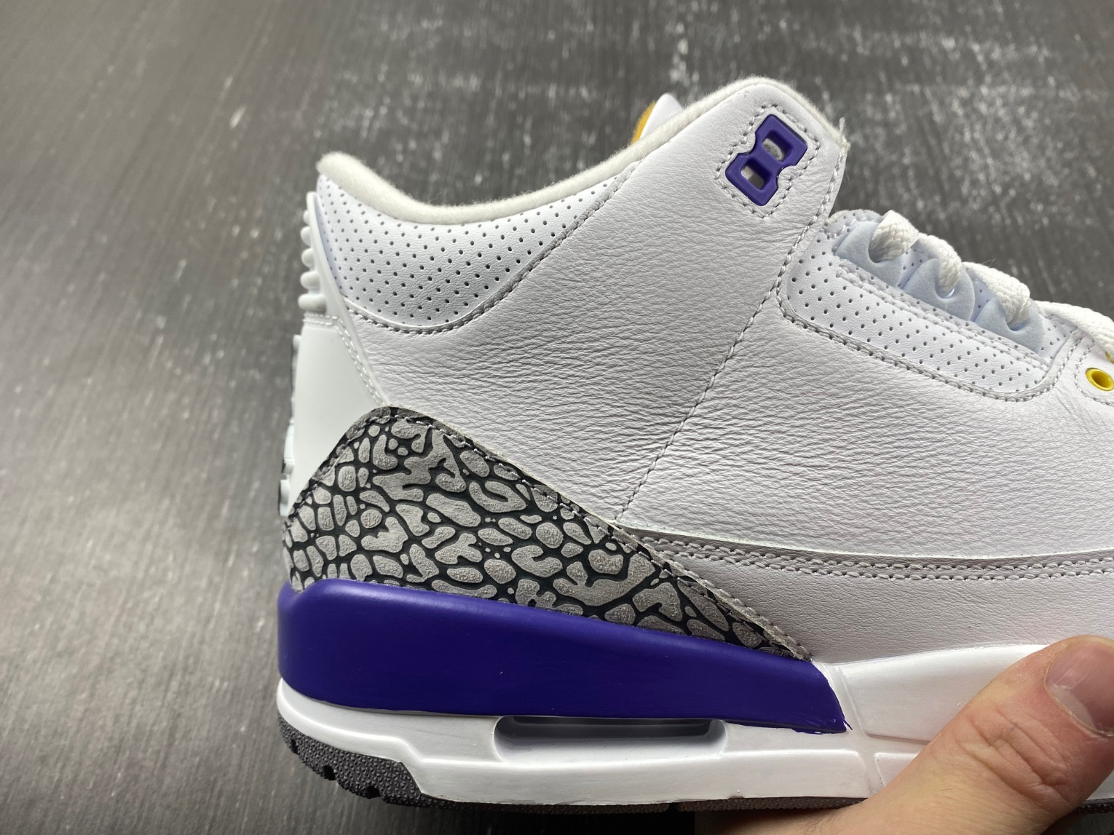 Jordan 3 Retro Kobe Bryant PE 869802-907