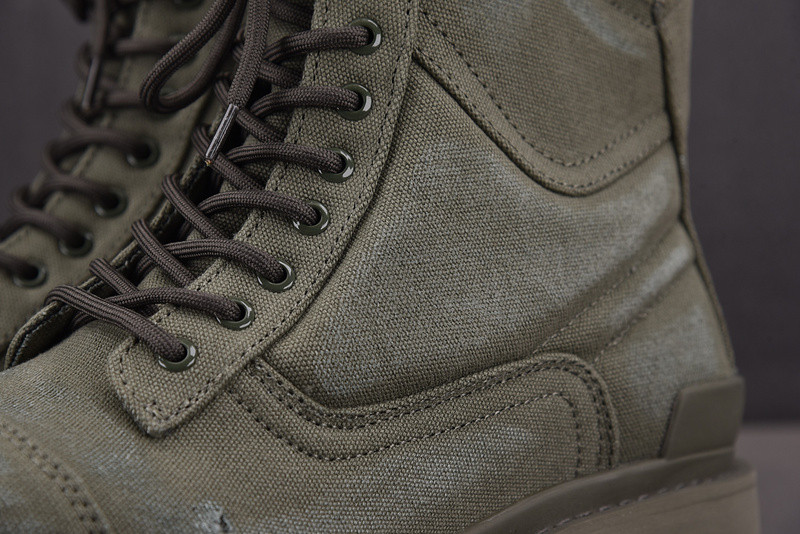 Ba*len*cia*ga strike combat boot