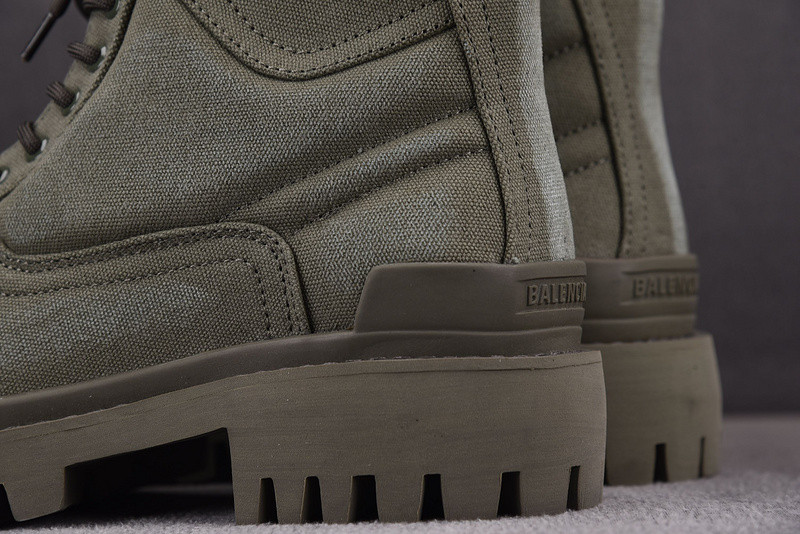 Ba*len*cia*ga strike combat boot