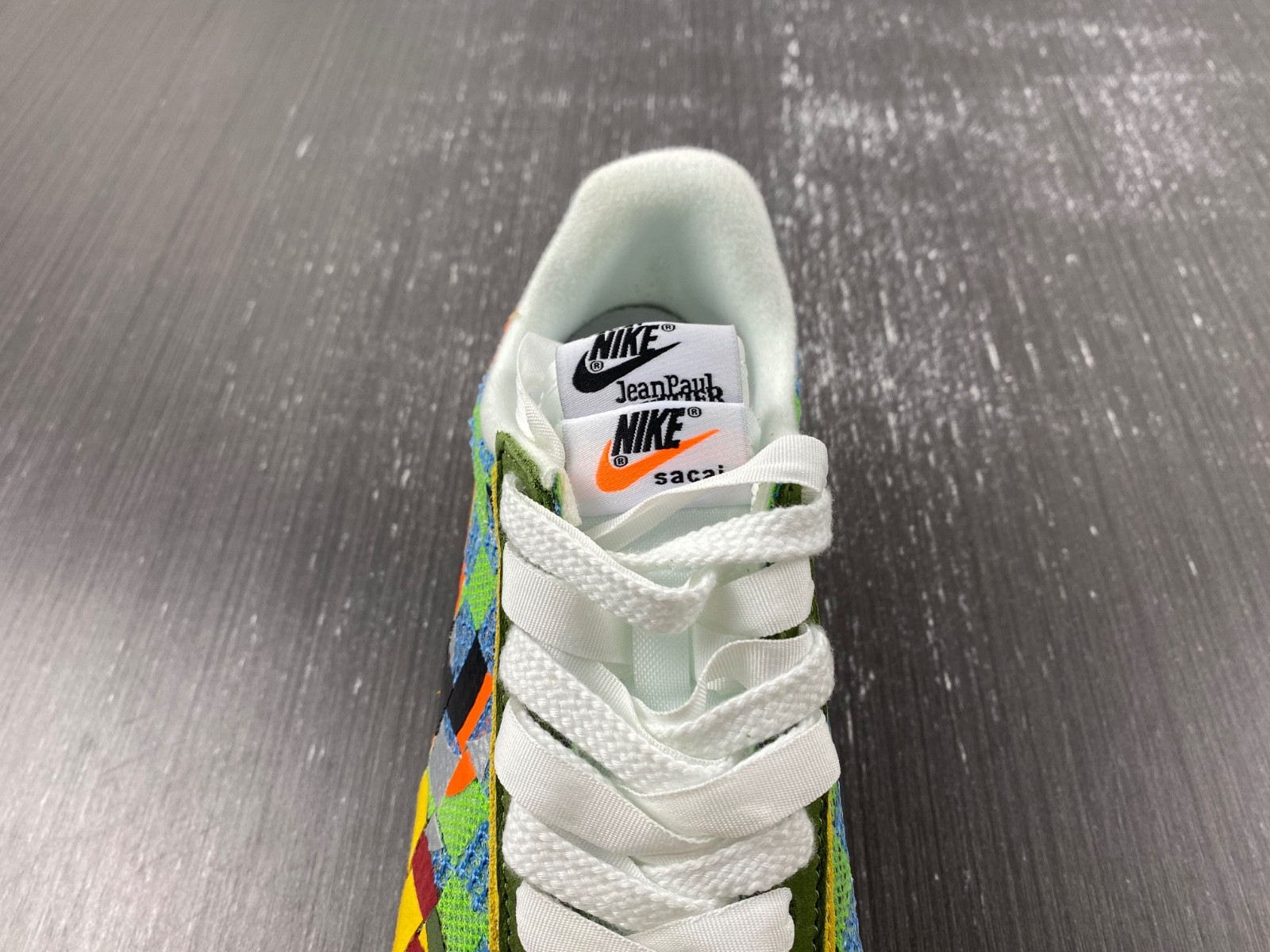 Nike LDVaporwaffle Mix / sacai Low “Green Gusto” DR5209-300