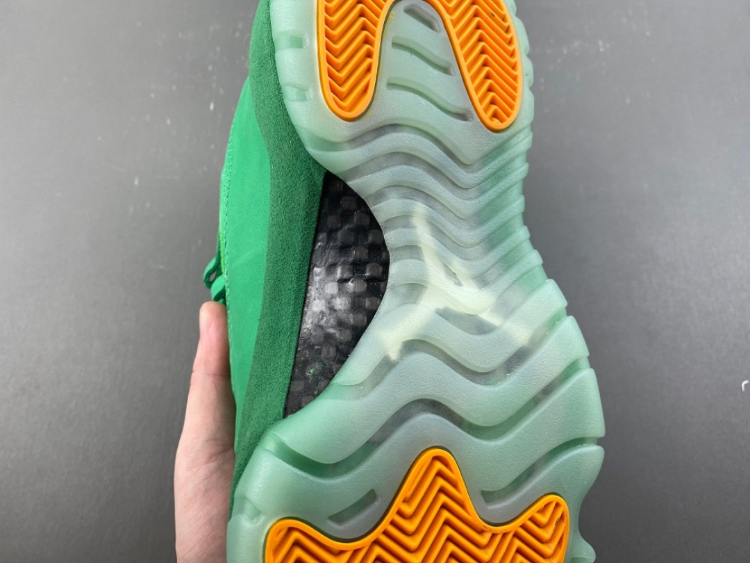 Air Jordan 11 “Green Screen” IQ5700-900