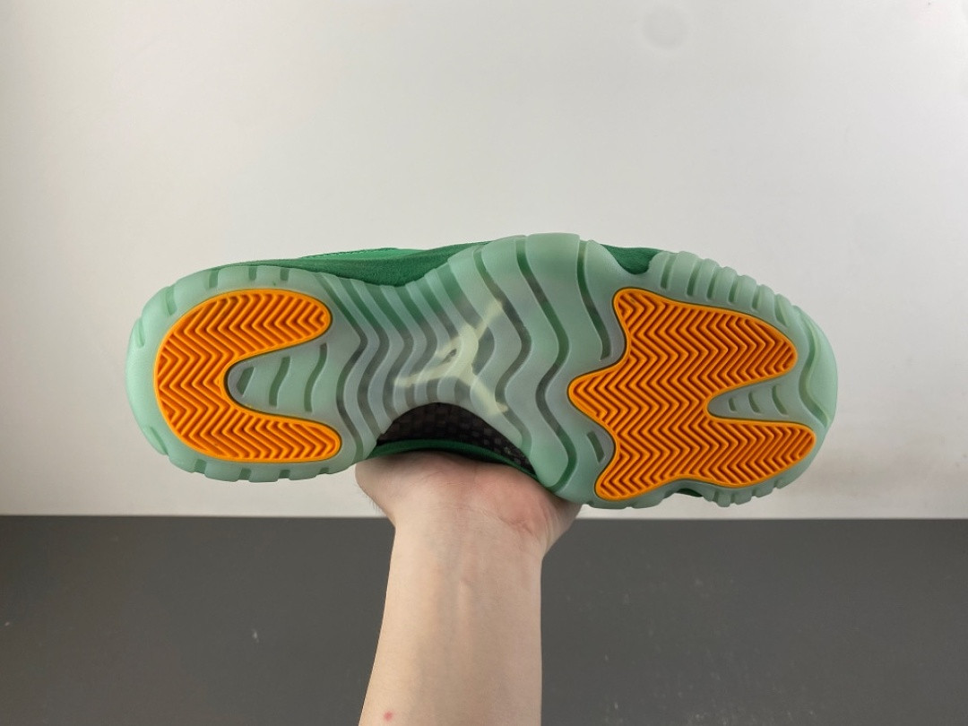 Air Jordan 11 “Green Screen” IQ5700-900