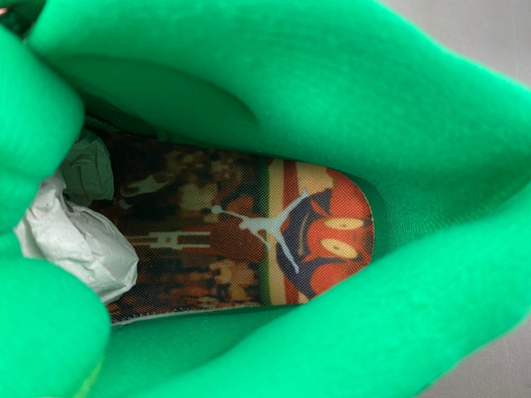 Air Jordan 11 “Green Screen” IQ5700-900