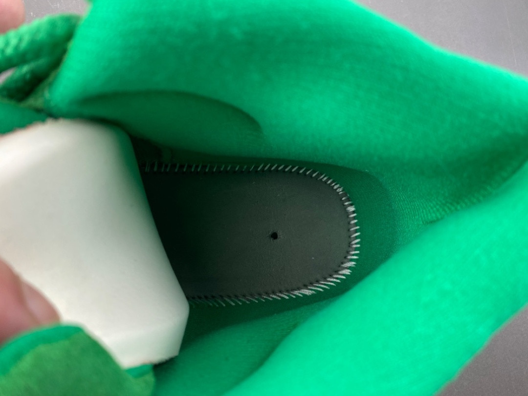 Air Jordan 11 “Green Screen” IQ5700-900