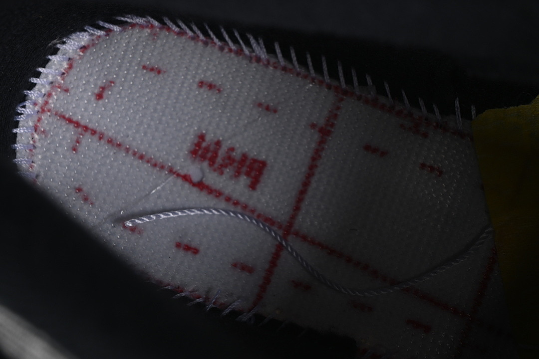 Jordan 3 Retro Levi’s Black IR0914-400