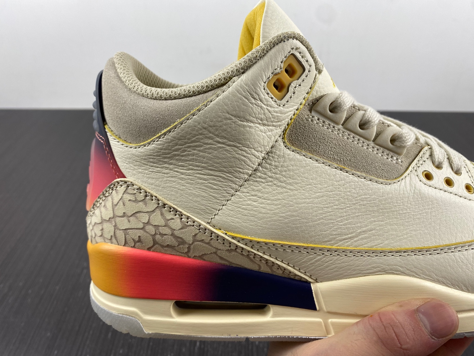 J Balvin x Air Jordan 3 "Medellín Sunset" FN0344-901