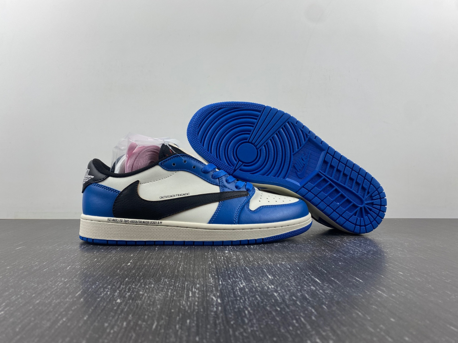 Travis Scott x Air Jordan 1 Low x Fragment DM7866-888