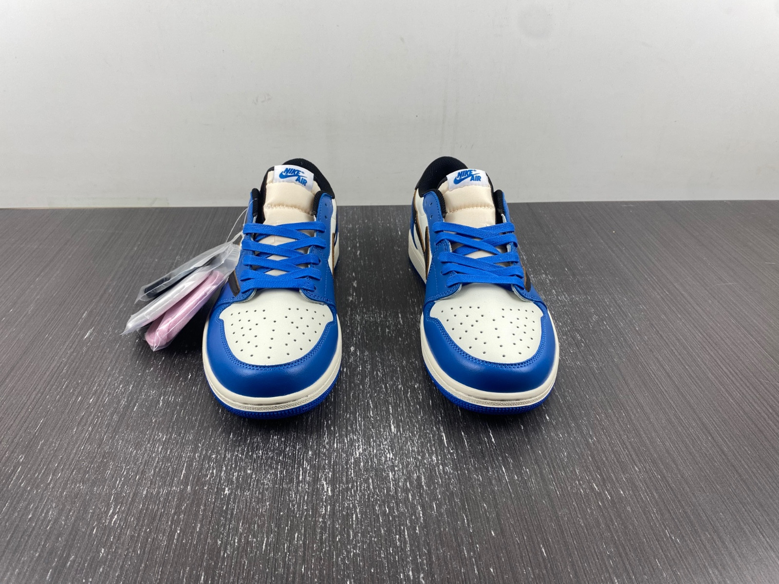 Travis Scott x Air Jordan 1 Low x Fragment DM7866-888