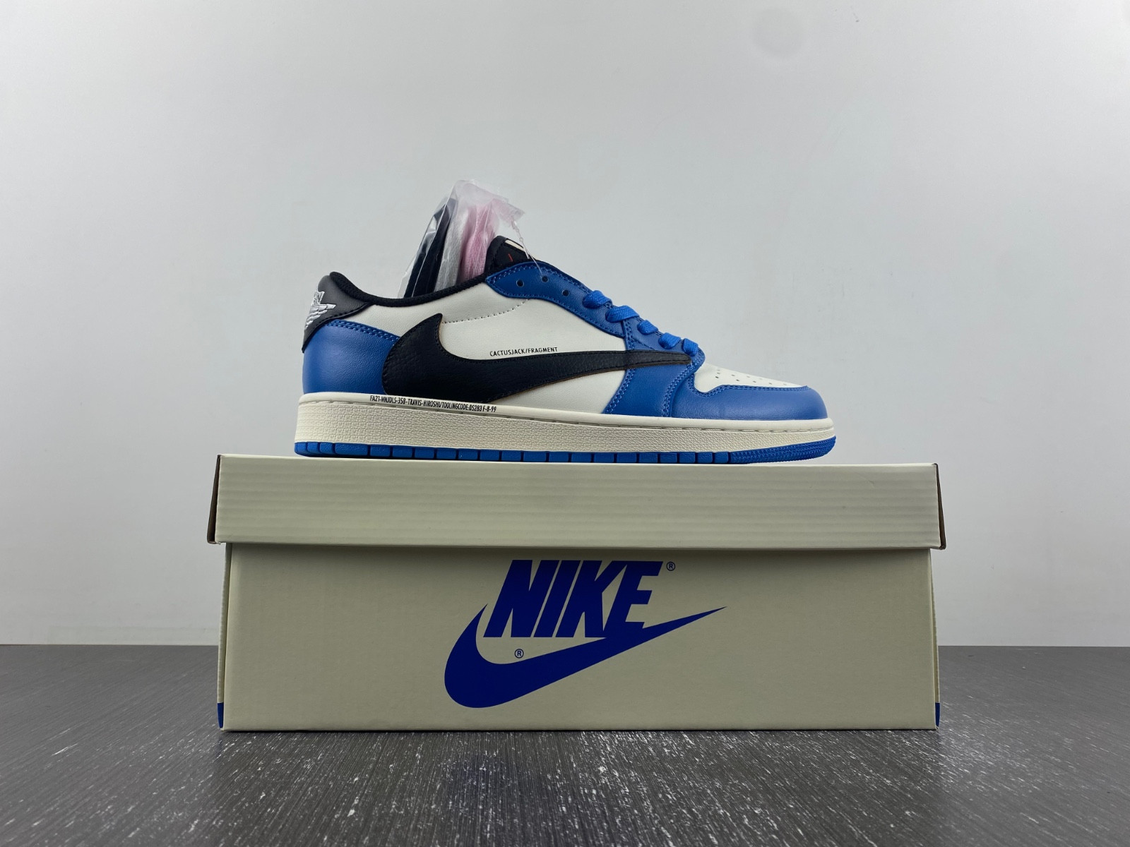 Travis Scott x Air Jordan 1 Low x Fragment DM7866-888