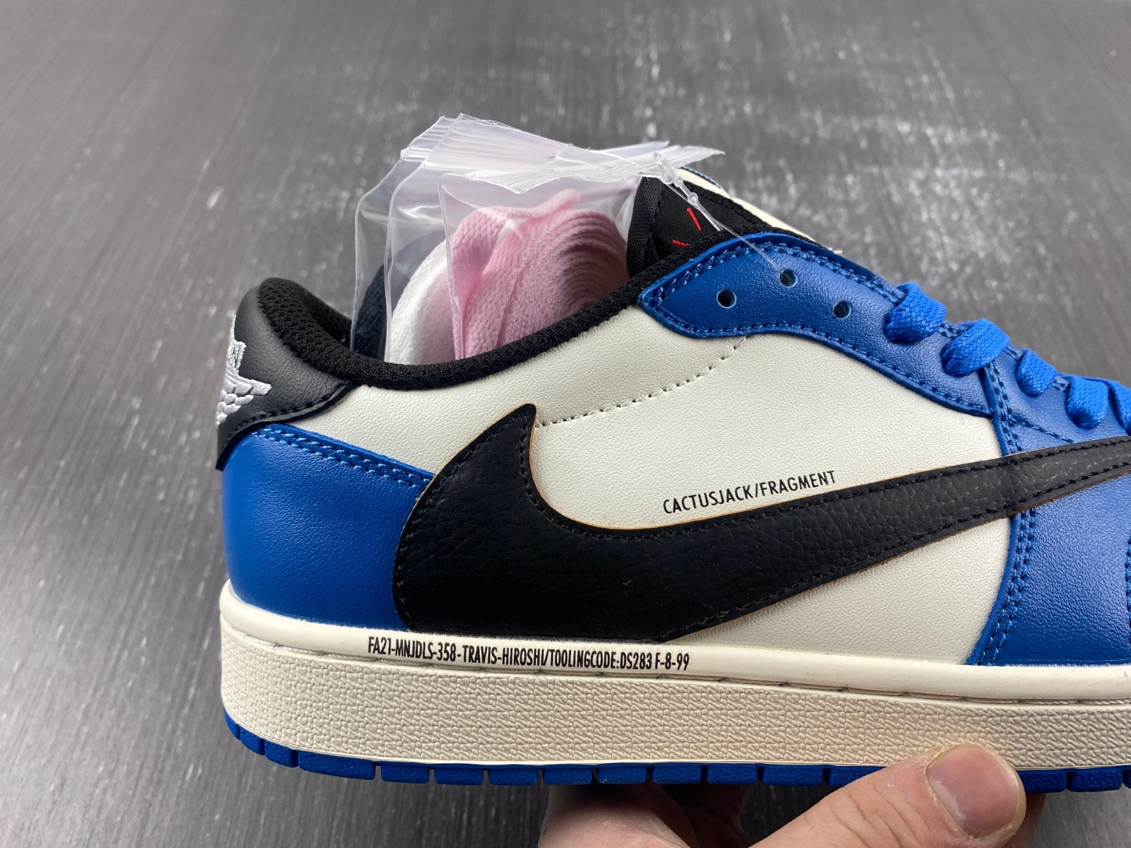 Travis Scott x Air Jordan 1 Low x Fragment DM7866-888